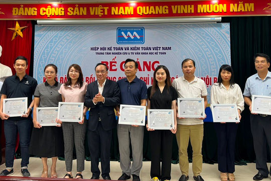  56 học viên nhận Chứng chỉ Kiểm toán viên nội bộ cấp độ cơ bản