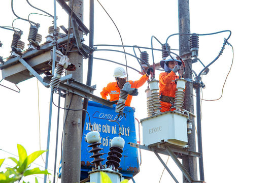 Tiếp tục đề xuất triển khai thí điểm giá điện hai thành phần