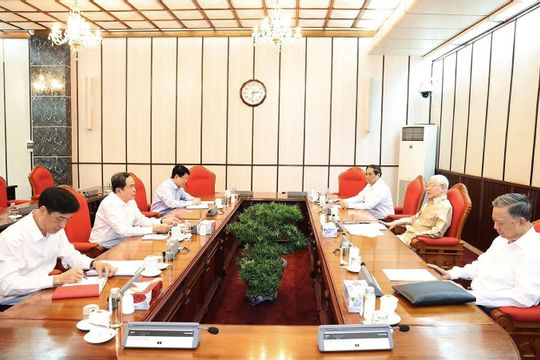 Tổng Bí thư Nguyễn Phú Trọng chủ trì cuộc họp lãnh đạo chủ chốt Tổng Bí thư Nguyễn Phú Trọng chủ trì cuộc họp lãnh đạo chủ chốt
