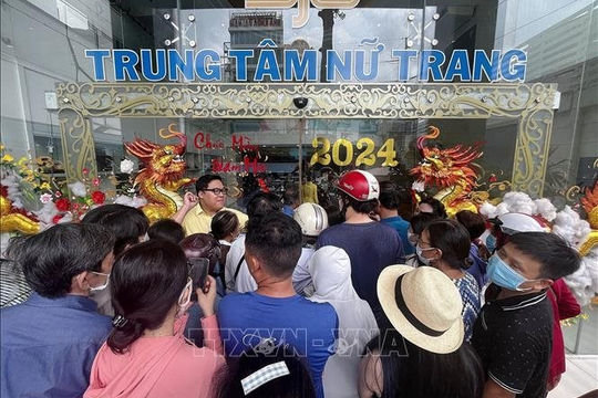 Ngân hàng Nhà nước đề nghị công an xác minh, xử lý nghiêm hành vi thao túng thị trường vàng Ngân hàng Nhà nước đề nghị công an xác minh, xử lý nghiêm hành vi thao túng thị trường vàng