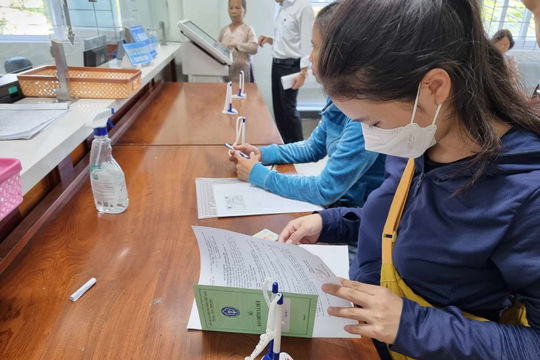 Tăng tính hấp dẫn về quyền lợi để thu hút lao động ở các làng nghề tham gia bảo hiểm xã hội