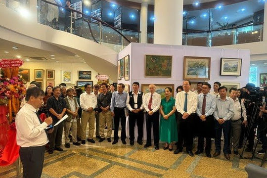 Triển lãm hội họa "99" của những người làm báo