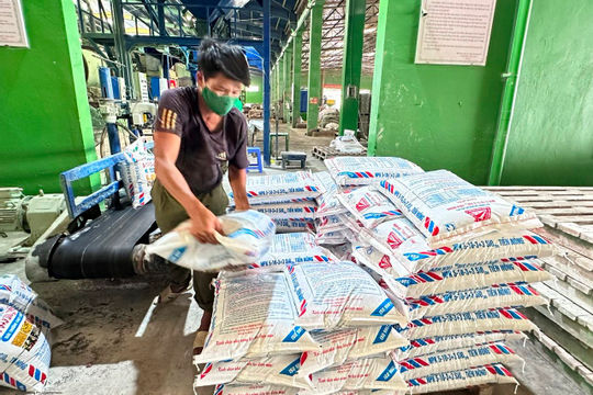 Áp thuế GTGT 5% cho phân bón: Tạo sân chơi công bằng cho hàng nội và ngoại