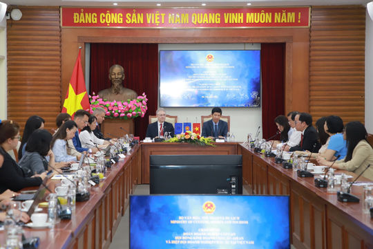 Tăng cường hợp tác với doanh nghiệp châu Âu quảng bá du lịch Việt