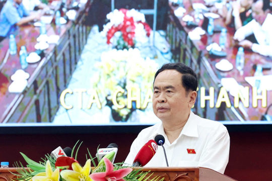 Chủ tịch Quốc hội Trần Thanh Mẫn tiếp xúc cử tri tỉnh Hậu Giang sau Kỳ họp thứ 7