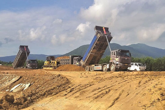 Việc giải ngân vốn đầu tư công đang chững lại Việc giải ngân vốn đầu tư công đang chững lại