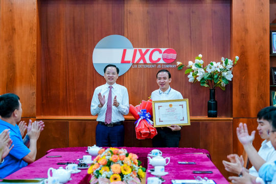 Công ty CP Bột giặt LIX: Gắn biển 2 công trình chào mừng 55 năm thành lập Vinachem Công ty CP Bột giặt LIX: Gắn biển 2 công trình chào mừng 55 năm thành lập Vinachem