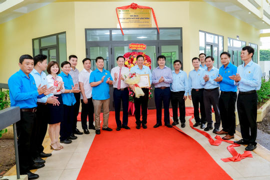 Công ty CP Phân bón Miền Nam: Gắn biển công trình kỷ niệm 55 năm Ngày truyền thống ngành Hóa chất Việt Nam  Công ty CP Phân bón Miền Nam: Gắn biển công trình kỷ niệm 55 năm Ngày truyền thống ngành Hóa chất Việt Nam