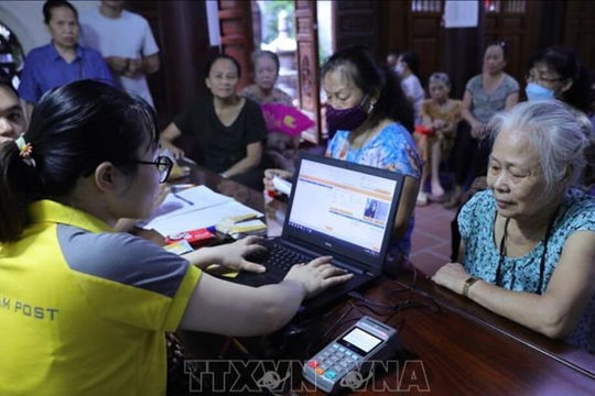 Vĩnh Phúc hoàn thành chi trả lương hưu, trợ cấp bảo hiểm theo mức mới qua tài khoản cá nhân