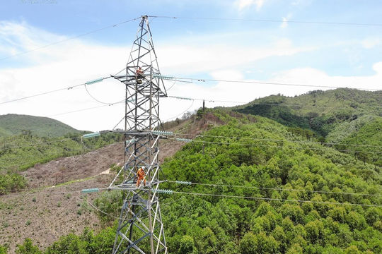 PC Quảng Ninh: Chủ động các giải pháp vận hành lưới điện an toàn trong mùa mưa bão