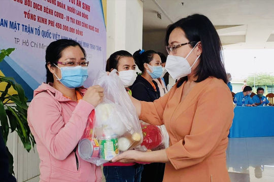 TPHCM: Nhất trí bổ sung gần 2.900 tỷ đồng cho chương trình giảm nghèo TPHCM: Nhất trí bổ sung gần 2.900 tỷ đồng cho chương trình giảm nghèo