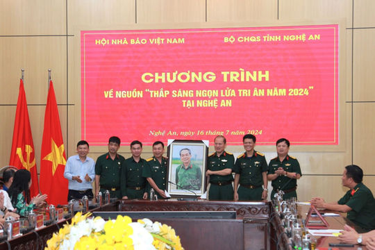 Hội Nhà báo Việt Nam tri ân, động viên thân nhân các anh hùng liệt sỹ nhân kỷ niệm 77 năm Ngày Thương binh - Liệt sỹ Hội Nhà báo Việt Nam tri ân, động viên thân nhân các anh hùng liệt sỹ nhân kỷ niệm 77 năm Ngày Thương binh - Liệt sỹ