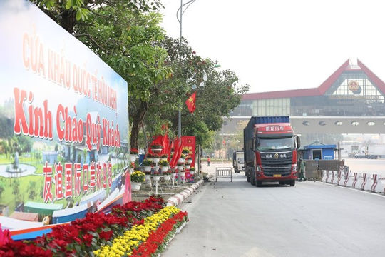 Sẽ vận chuyển hàng hóa qua cặp Cửa khẩu quốc tế Hữu nghị - Hữu nghị Quan từ ngày 01/8 Sẽ vận chuyển hàng hóa qua cặp Cửa khẩu quốc tế Hữu nghị - Hữu nghị Quan từ ngày 01/8