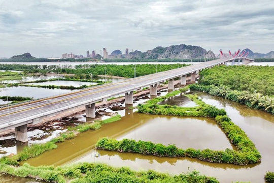 Góp phần thúc đẩy hợp tác, kết nối liên vùng
