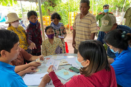 Khắc phục trở ngại để trả lương hưu, trợ cấp bảo hiểm xã hội qua tài khoản