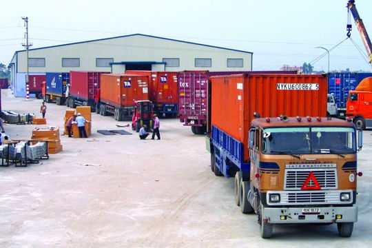 Vận tải hành khách và hàng hóa tiếp tục sôi động