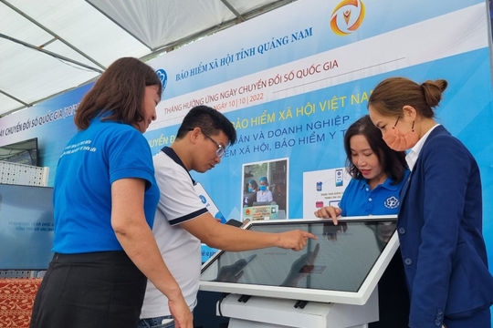 Quyết tâm tạo ra ngày càng nhiều tiện ích phục vụ người dân, doanh nghiệp Quyết tâm tạo ra ngày càng nhiều tiện ích phục vụ người dân, doanh nghiệp