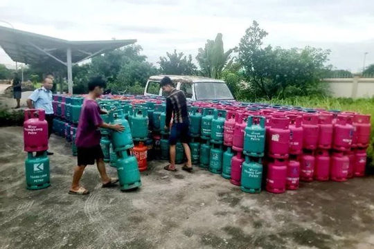 Hà Nội: Triệt phá một cơ sở san, chiết khí LPG trái phép số lượng lớn 