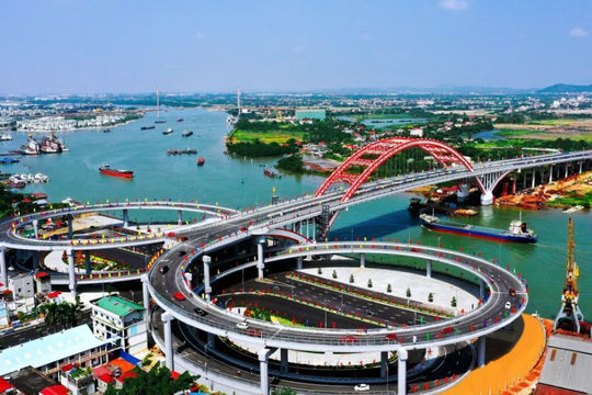 Hải Phòng khẳng định vai trò trung tâm kinh tế - xã hội lớn đối với vùng Đồng bằng sông Hồng và cả nước Hải Phòng khẳng định vai trò trung tâm kinh tế - xã hội lớn đối với vùng Đồng bằng sông Hồng và cả nước