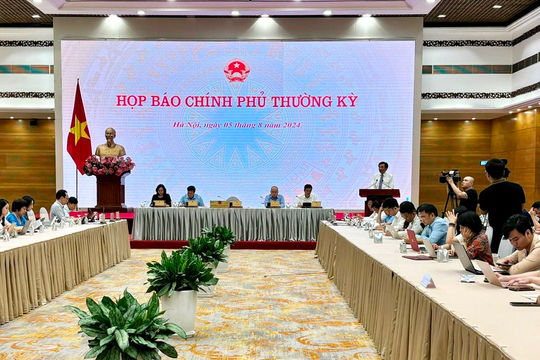 Kiên định ưu tiên thúc đẩy tăng trưởng, bảo đảm các cân đối lớn của nền kinh tế