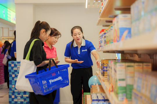 Doanh thu cán mốc kỷ lục, cổ phiếu VNM “nổi sóng” Doanh thu cán mốc kỷ lục, cổ phiếu VNM “nổi sóng”