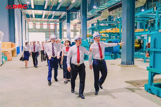 Công ty CP Cao su Đà Nẵng: Gắn biển công trình chào mừng kỷ niệm 55 năm Ngày truyền thống ngành Hoá chất