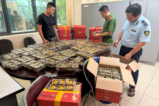 Hà Nội: Quyết liệt ra quân kiểm soát thị trường dịp Tết Trung thu 2024 Hà Nội: Quyết liệt ra quân kiểm soát thị trường dịp Tết Trung thu 2024