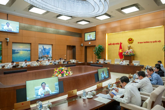 Vẫn băn khoăn về mô hình tổ chức của văn phòng công chứng Vẫn băn khoăn về mô hình tổ chức của văn phòng công chứng