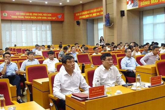 Đẩy mạnh tuyên truyền những kết quả nổi bật trong phát triển kinh tế - xã hội  Đẩy mạnh tuyên truyền những kết quả nổi bật trong phát triển kinh tế - xã hội