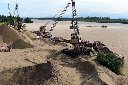 Hà Nội: Xử lý nghiêm hành vi khai thác khoáng sản vượt công suất, trữ lượng Hà Nội: Xử lý nghiêm hành vi khai thác khoáng sản vượt công suất, trữ lượng