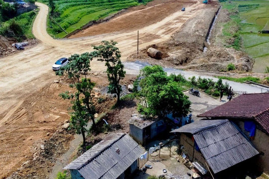 Dự án cao tốc Đồng Đăng - Trà Lĩnh đã giải ngân được hơn 176 tỷ đồng Dự án cao tốc Đồng Đăng - Trà Lĩnh đã giải ngân được hơn 176 tỷ đồng