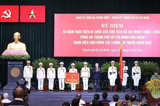 Tổng Bí thư, Chủ tịch nước trao tặng danh hiệu Anh hùng Lực lượng vũ trang cho Công an TP Hồ Chí Minh
