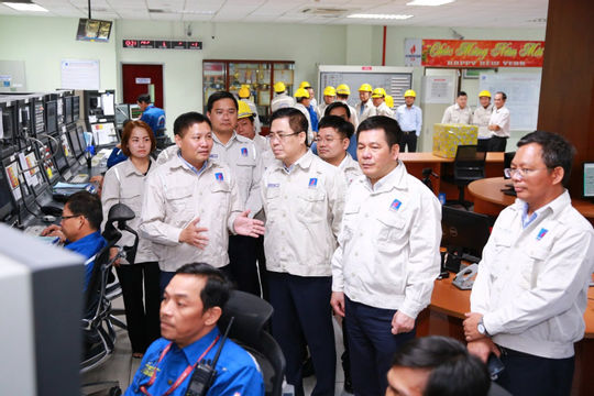 Kiểm tra công tác sản xuất tại Nhà máy Lọc dầu Dung Quất