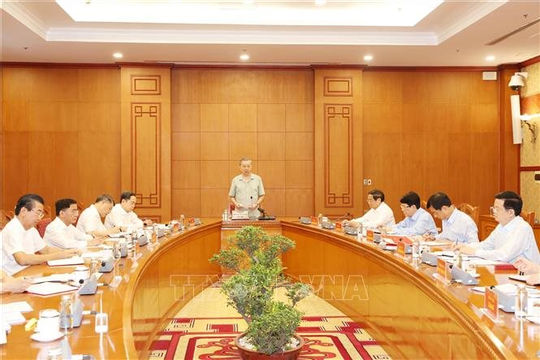 Công tác nhân sự phải làm khẩn trương, thận trọng, bảo đảm sự đoàn kết, thống nhất trong Đảng