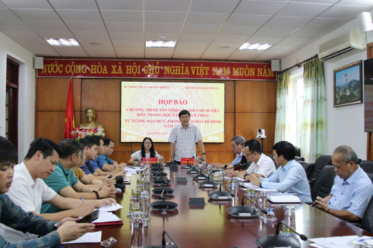 Lạng Sơn: Họp báo Chương trình Tôn vinh các điển hình tiêu biểu trong học tập và làm theo tư tưởng, đạo đức, phong cách Hồ Chí Minh năm 2024 Lạng Sơn: Họp báo Chương trình Tôn vinh các điển hình tiêu biểu trong học tập và làm theo tư tưởng, đạo đức, phong cách Hồ Chí Minh năm 2024