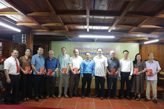 Ra mắt cuốn sách “Đại tướng Võ Nguyên Giáp với quê hương cách mạng Bắc Kạn”