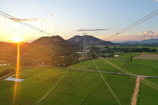 Chính thức thông tuyến toàn bộ đường dây 500kV mạch 3 Quảng Trạch - Phố Nối