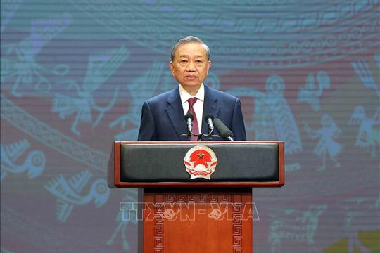 Việt Nam đã vươn lên trở thành biểu tượng hòa bình, ổn định