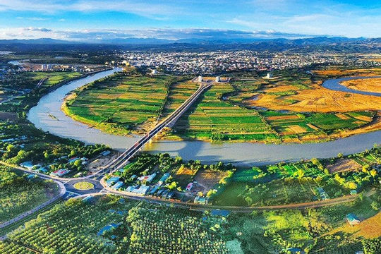 Kinh tế Kon Tum chuyển biến, hoạt động sản xuất kinh doanh tương đối ổn định Kinh tế Kon Tum chuyển biến, hoạt động sản xuất kinh doanh tương đối ổn định