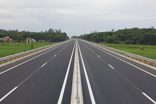 Thi đua hoàn thành 3.000 km đường cao tốc vào cuối năm 2025