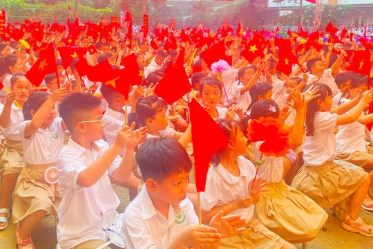 Học sinh cả nước bước vào năm học mới 2024-2025