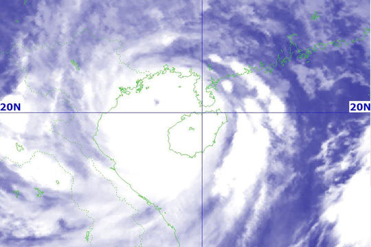 Bão Yagi đã giảm 1 cấp nhưng cường độ vẫn rất mạnh