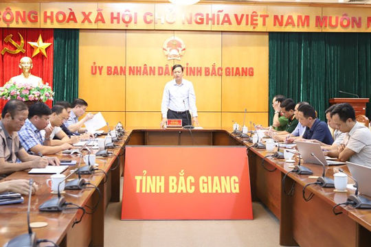 Bắc Giang: Tập trung thực hiện các giải pháp hộ đê để sớm ổn định đời sống của người dân