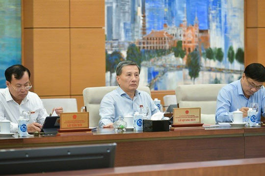 Bảo đảm nhu yếu phẩm thiết yếu đến tay người dân bị ảnh hưởng bởi bão lũ Bảo đảm nhu yếu phẩm thiết yếu đến tay người dân bị ảnh hưởng bởi bão lũ