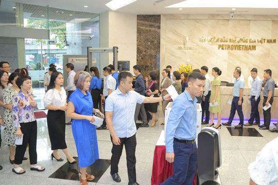 Petrovietnam ủng hộ đồng bào các địa phương bị ảnh hưởng bởi bão số 3