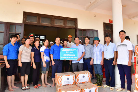 Sẻ chia khó khăn với người dân tại huyện Quốc Oai và Chương Mỹ