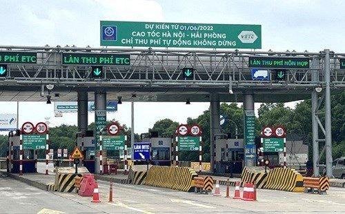 Cục Đường bộ đề nghị miễn phí đường bộ cho xe chở hàng cứu trợ