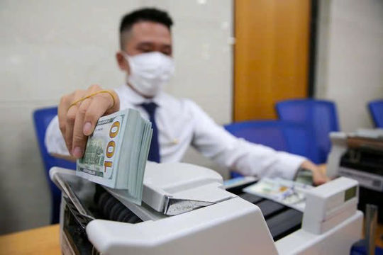 Tỉ giá hạ nhiệt, lãi suất "dễ thở"