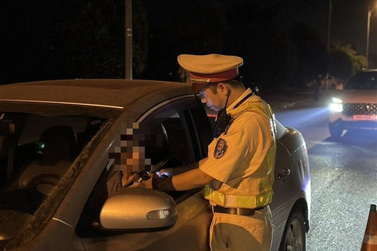 Xử lý nghiêm cán bộ, công chức, viên chức, chiến sỹ lực lượng vũ trang vi phạm về nồng độ cồn