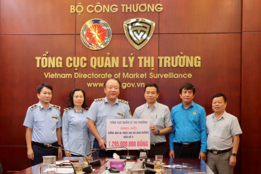 Tổng cục Quản lý thị trường quyên góp hơn 2,3 tỷ đồng ủng hộ người dân bị ảnh hưởng bởi bão số 3  Tổng cục Quản lý thị trường quyên góp hơn 2,3 tỷ đồng ủng hộ người dân bị ảnh hưởng bởi bão số 3